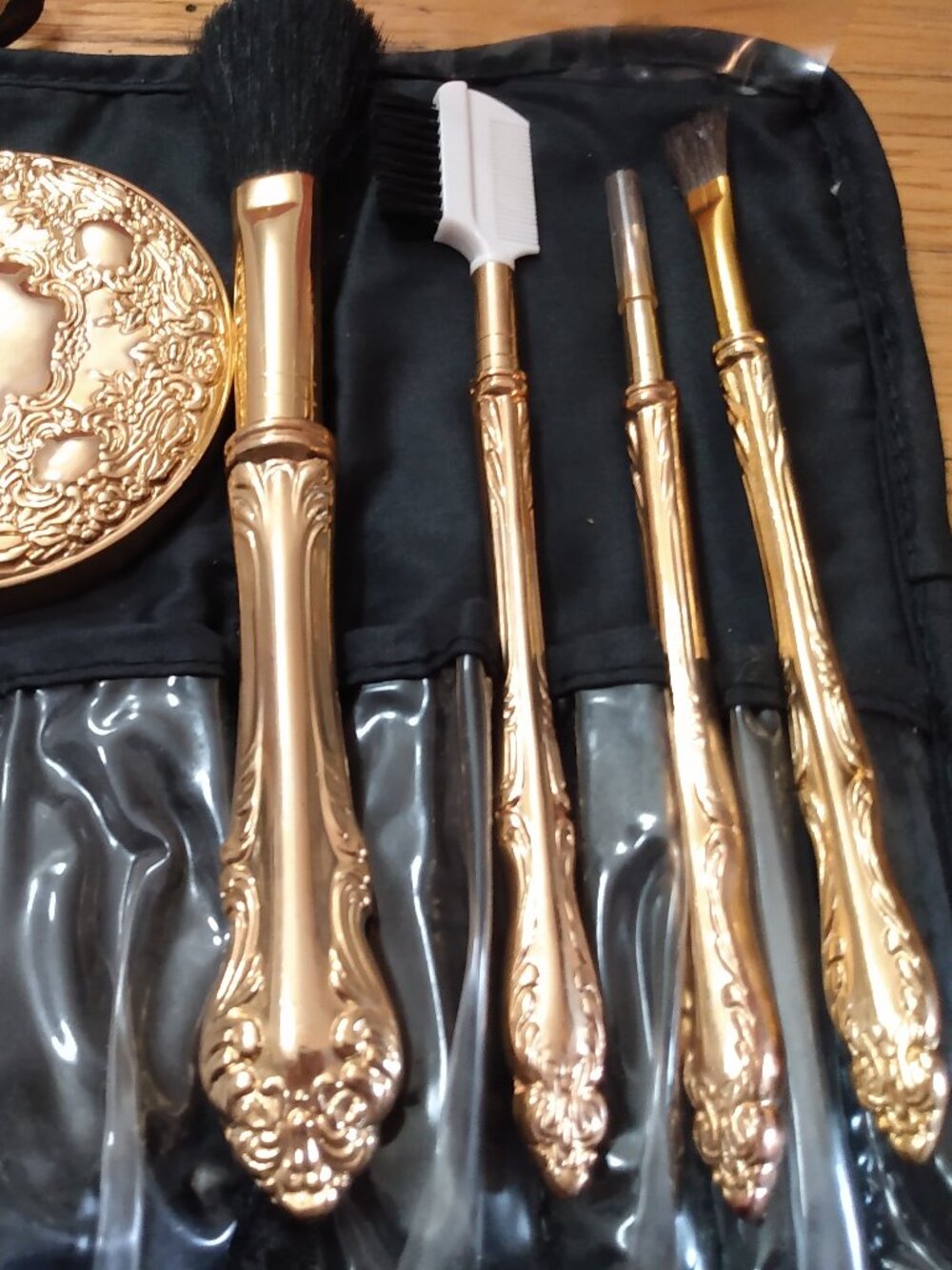 Vintage Style Ornate Gold tone Vanity Makeup Brush & Mirror Set Unused